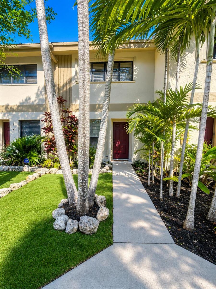 3062 S Oakland Forest Drive # 203, Oakland Park FL 33309