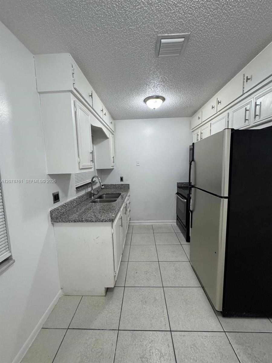 1746 N 3rd Ave N # 10 — Photo 2