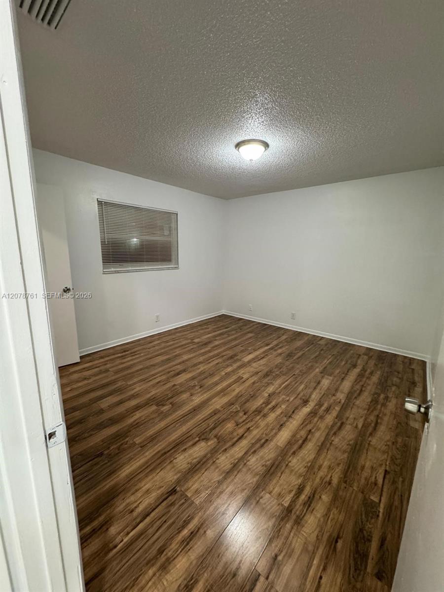 1746 N 3rd Ave N # 10 — Photo 5