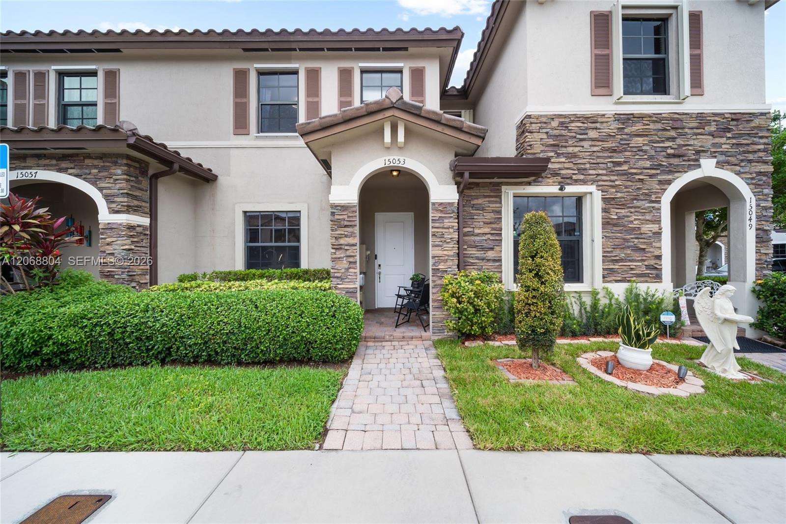 15053 SW 115th Ter — Photo 2