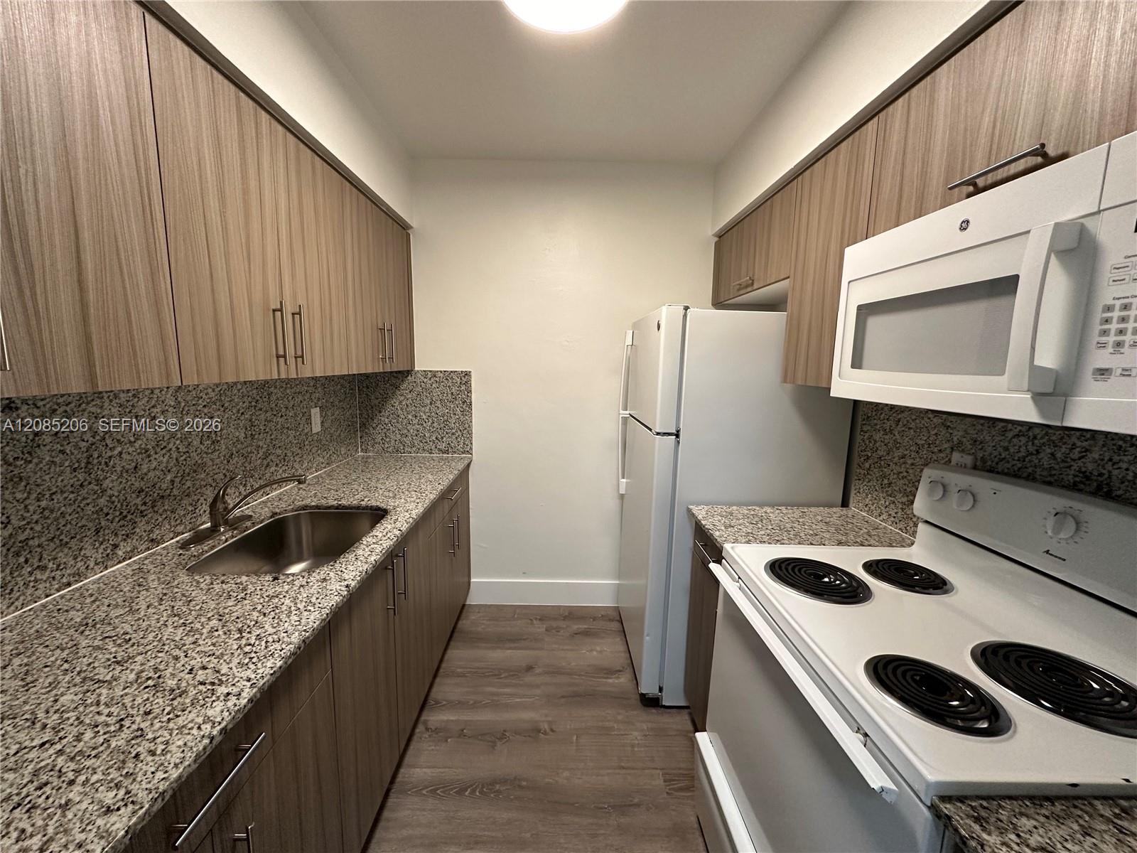 2300 Madison St # 107 — Photo 2