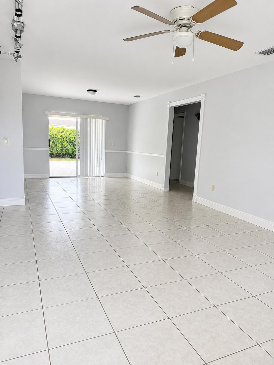 21441 Crozier Avenue — Photo 3