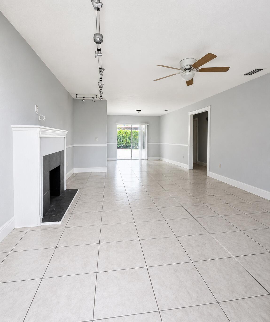 21441 Crozier Avenue — Photo 2