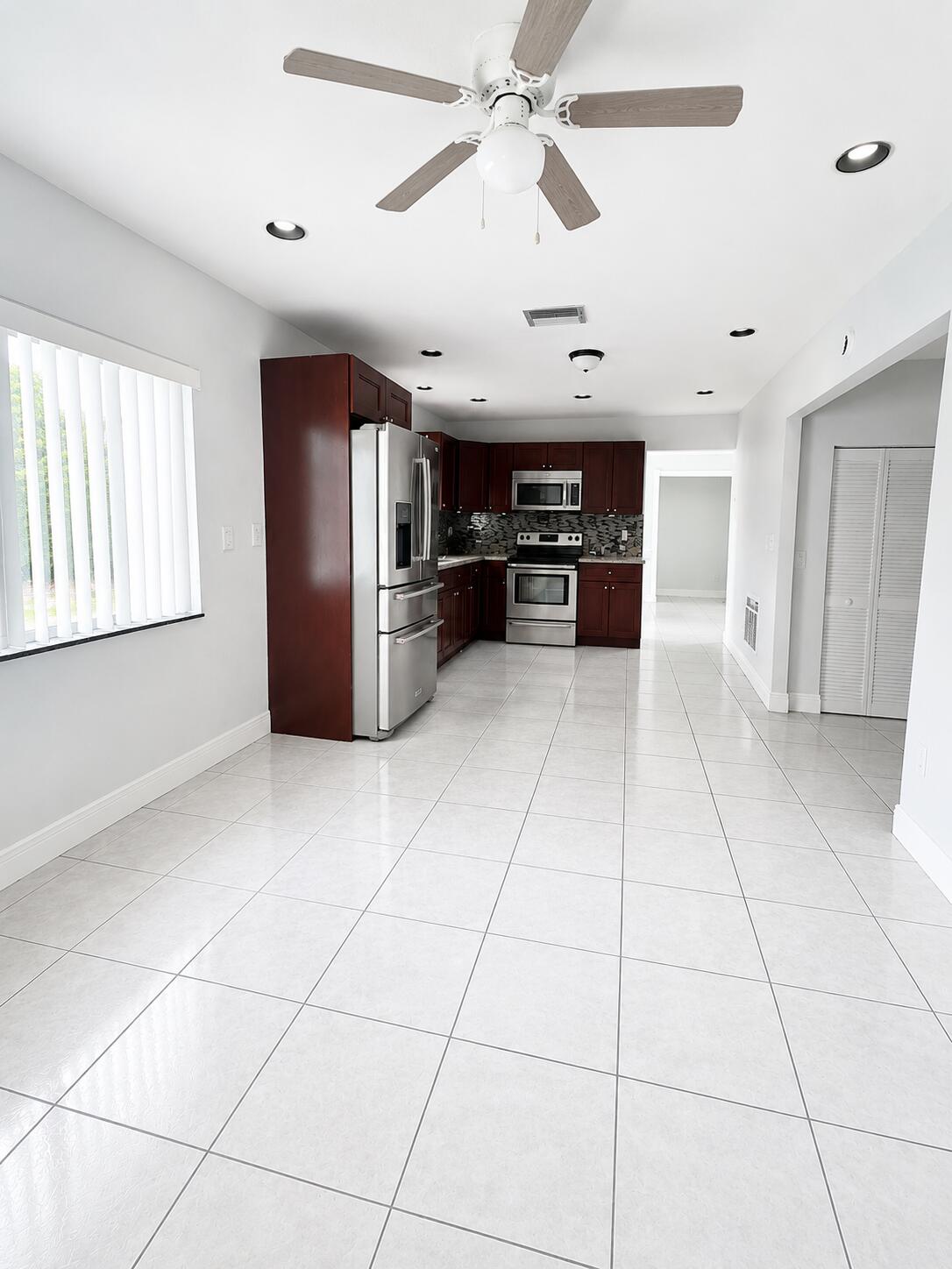 21441 Crozier Avenue — Photo 4