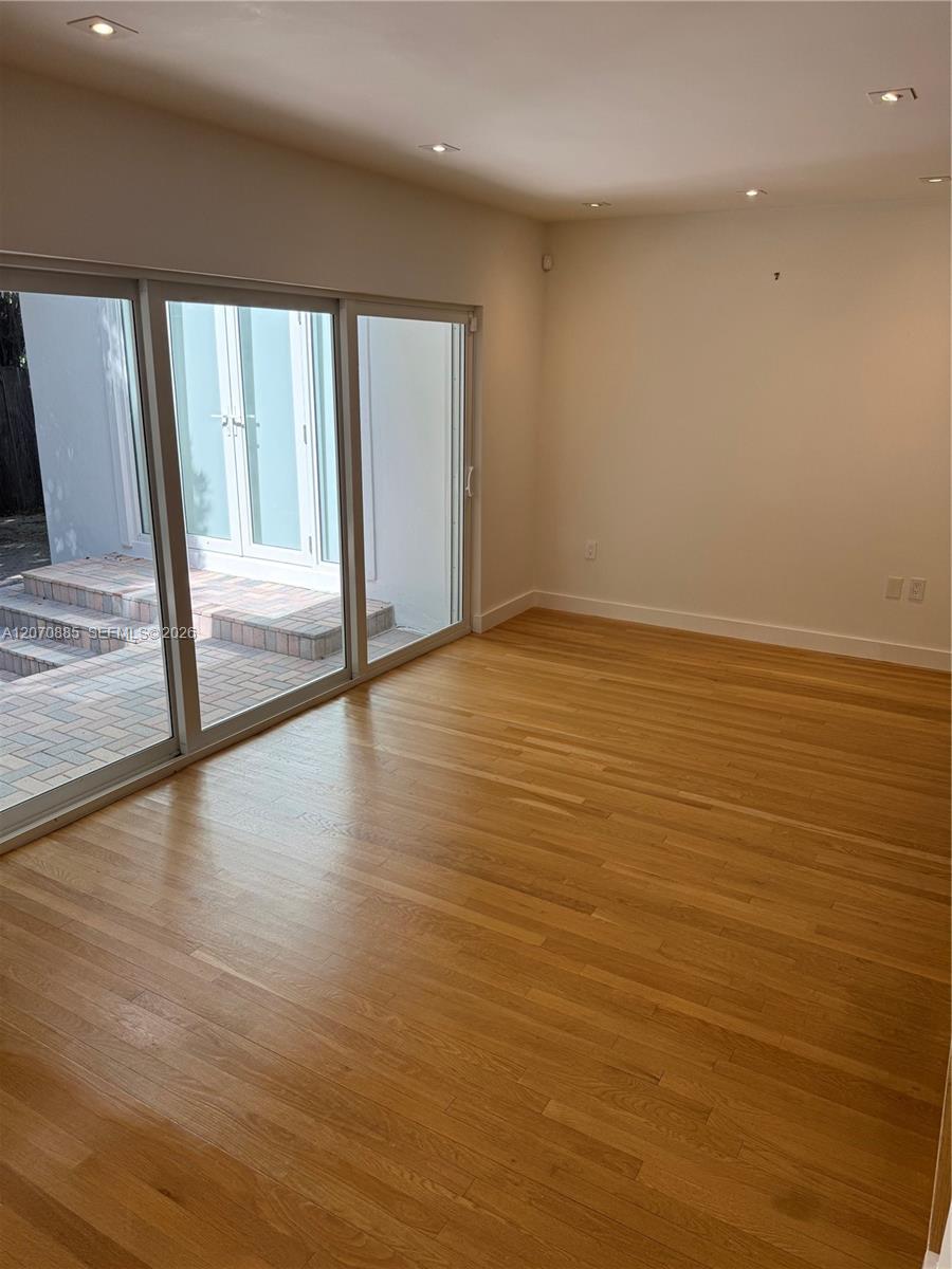 3865 Poinciana Ave — Photo 5