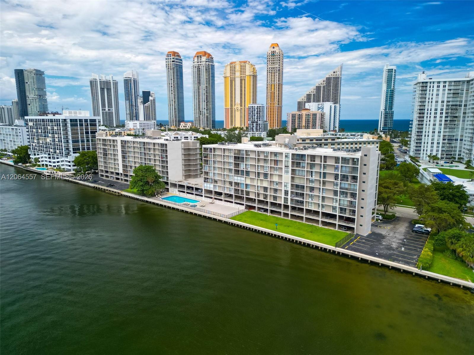 17500 N Bay Rd # S508, Sunny Isles Beach FL 33160