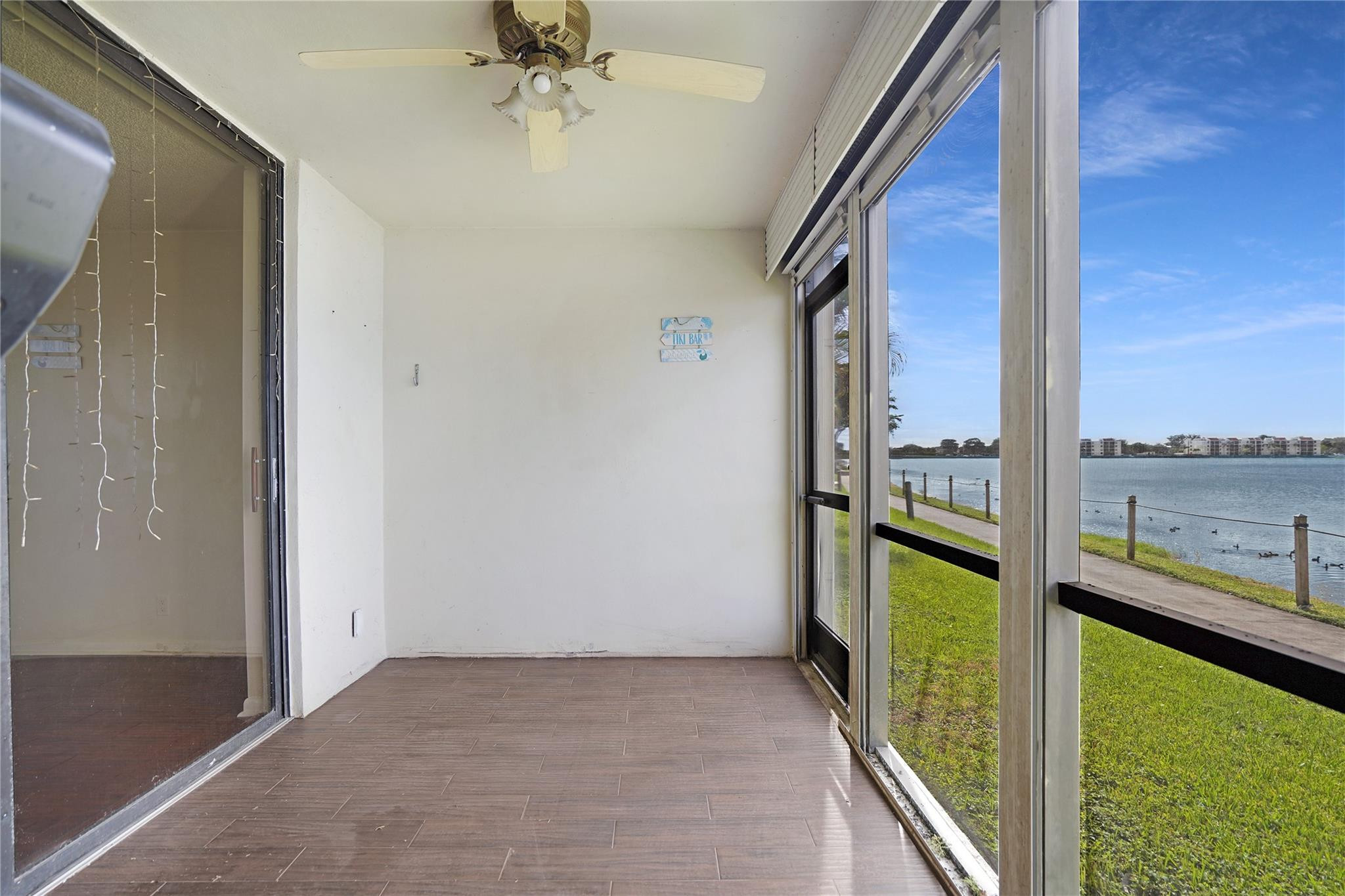 109 Lake Emerald Drive # 110 — Photo 2