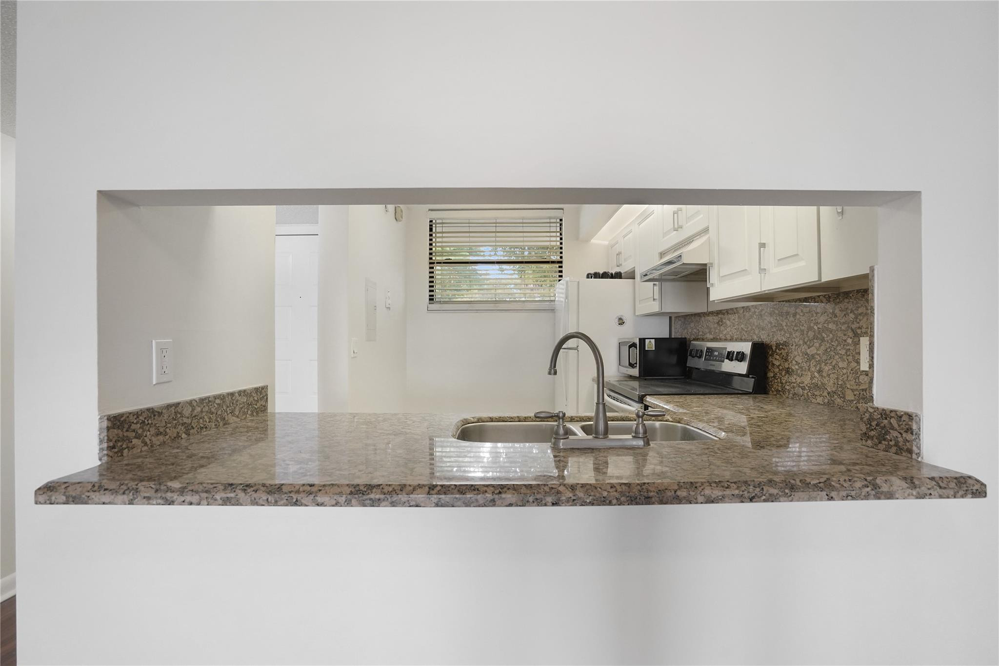 109 Lake Emerald Drive # 110 — Photo 3