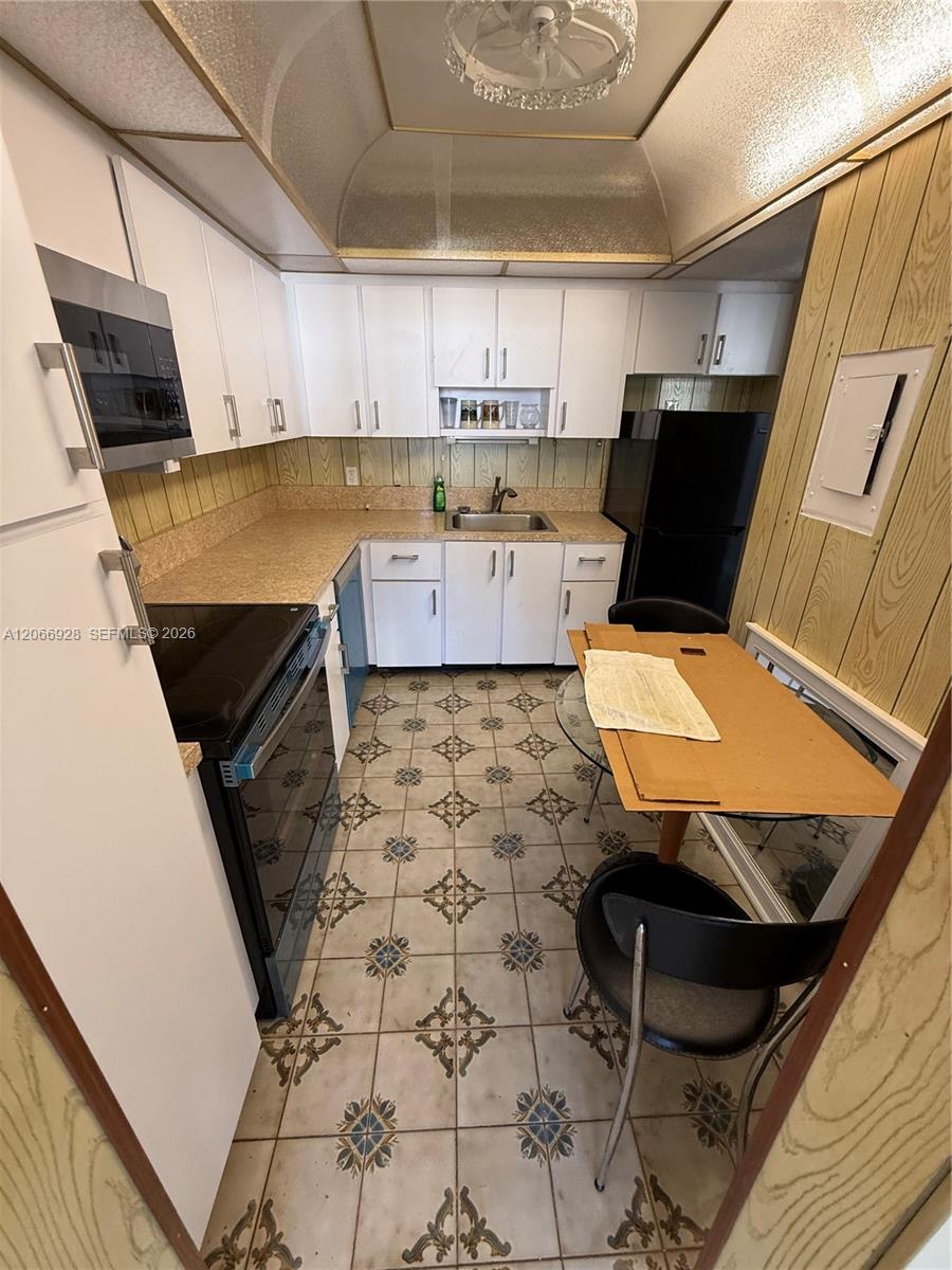 2025 NE 164th St # 707 View 10