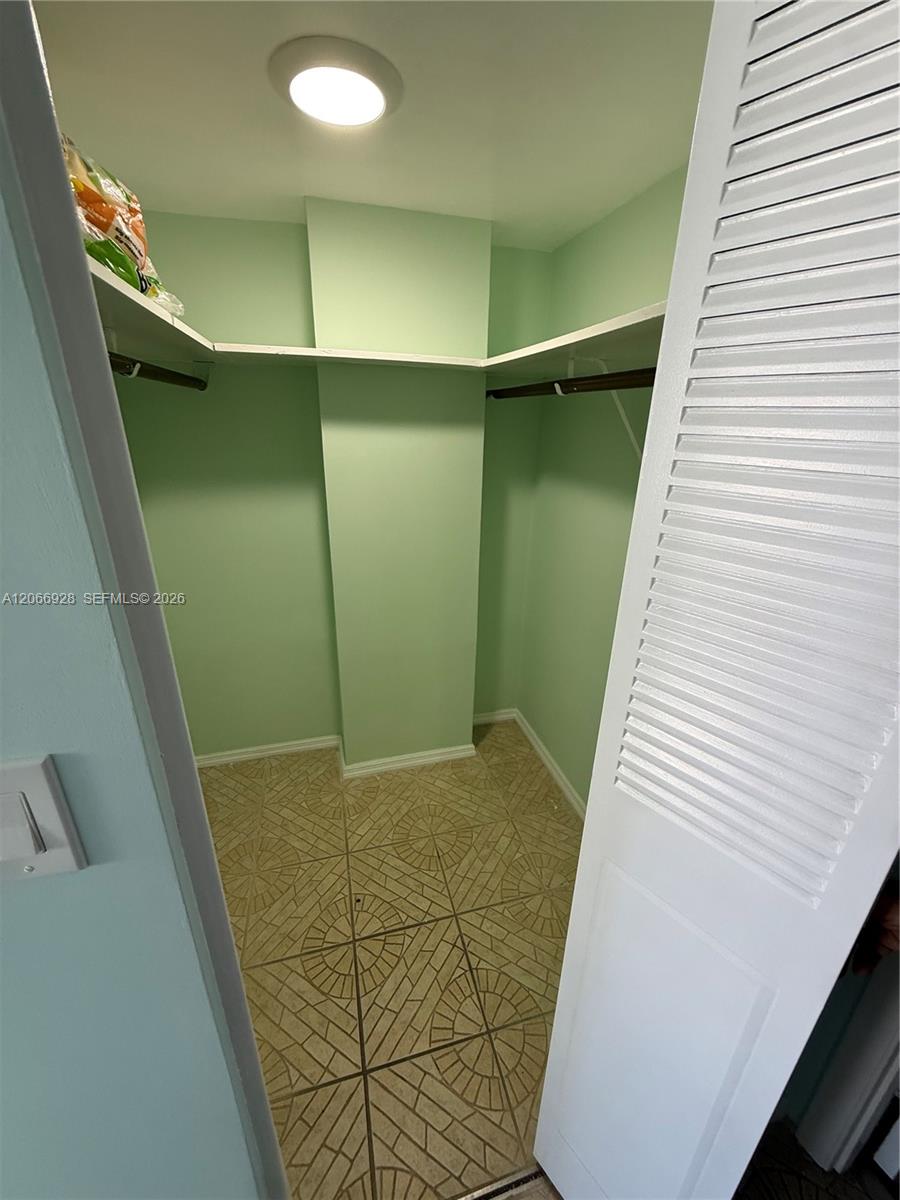 2025 NE 164th St # 707 View 11