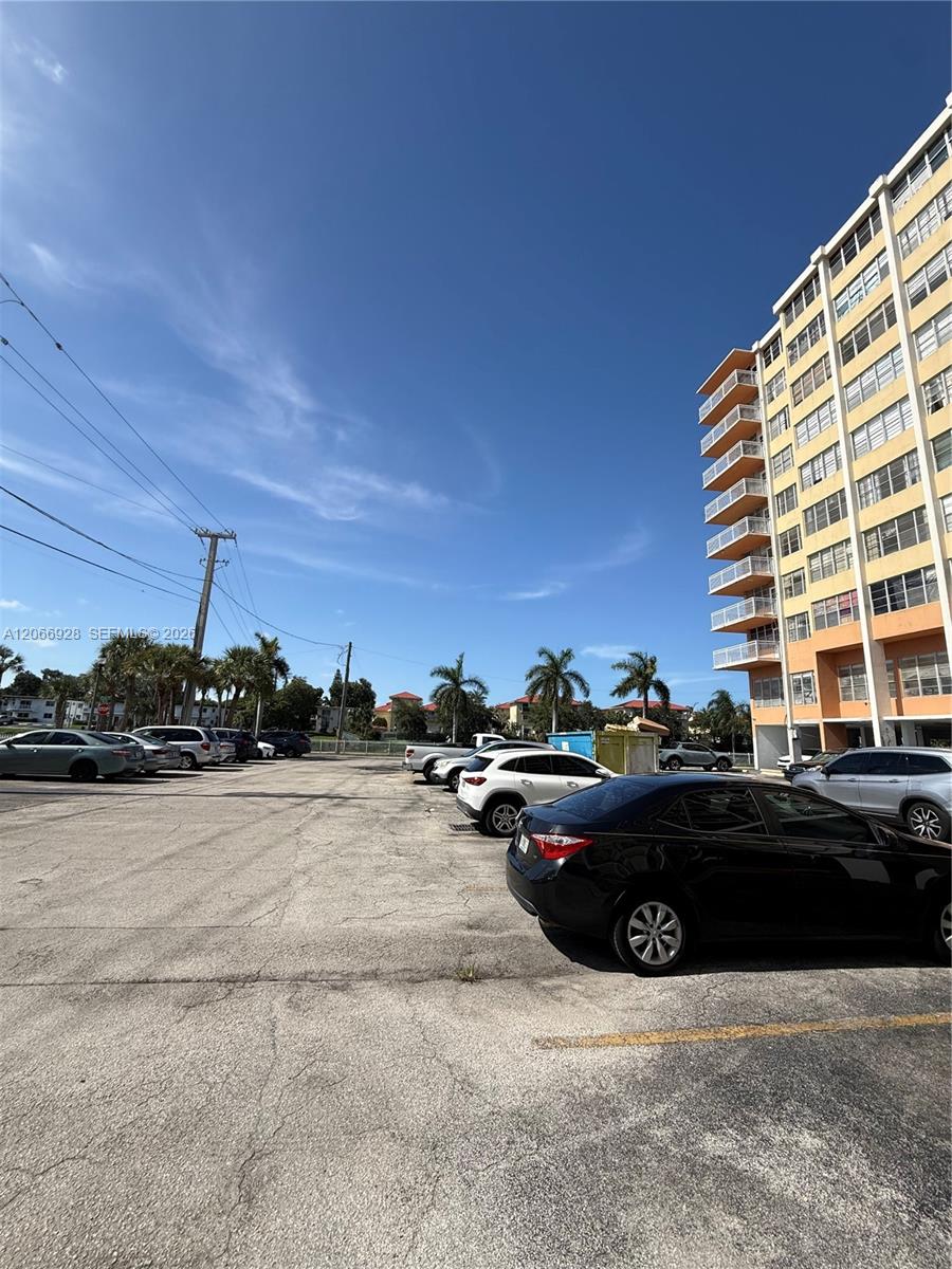 2025 NE 164th St # 707 View 3