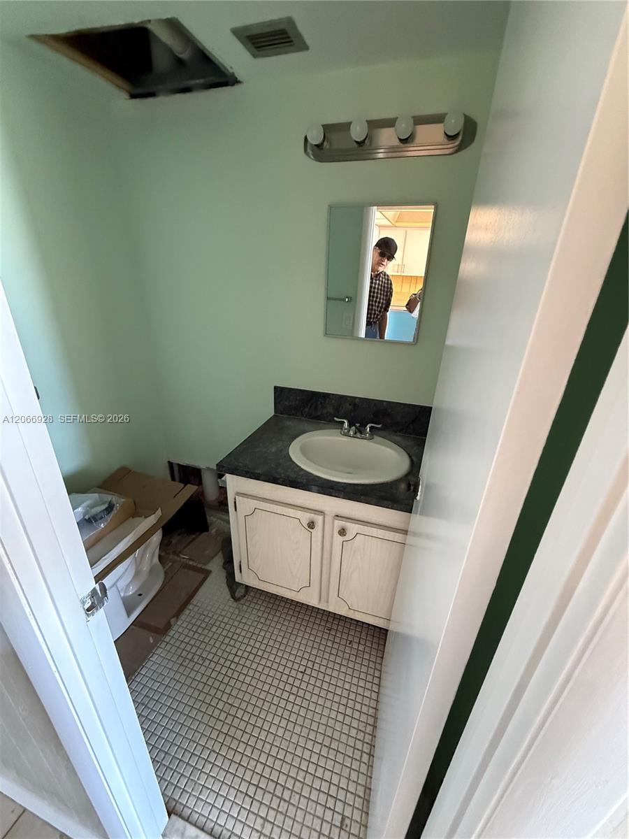 2025 NE 164th St # 707 View 7