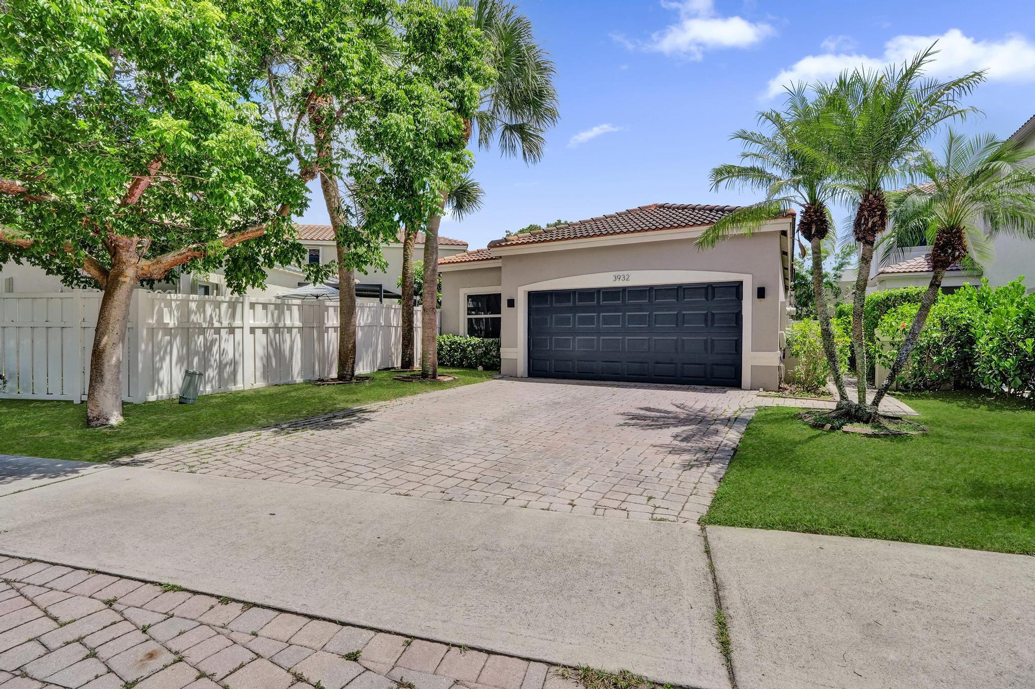 3932 NW 62nd Court — Photo 2