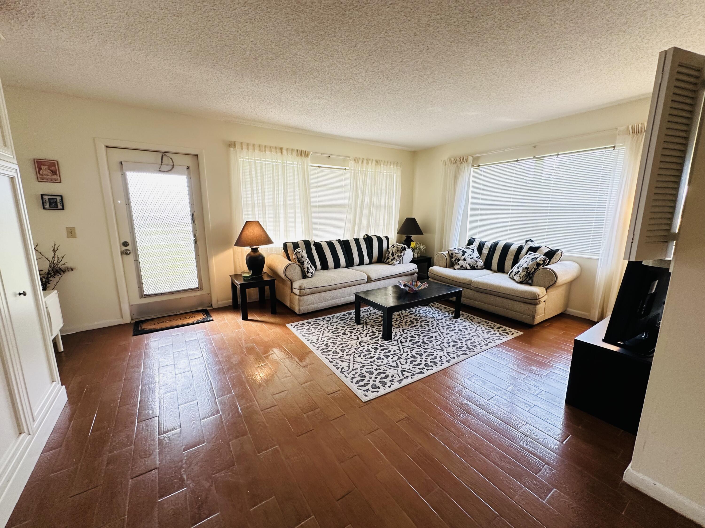 8 GRANTHAM D — Photo 3
