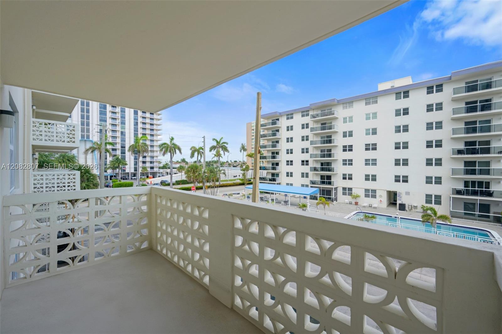 1901 S Ocean Dr # 303 — Photo 2