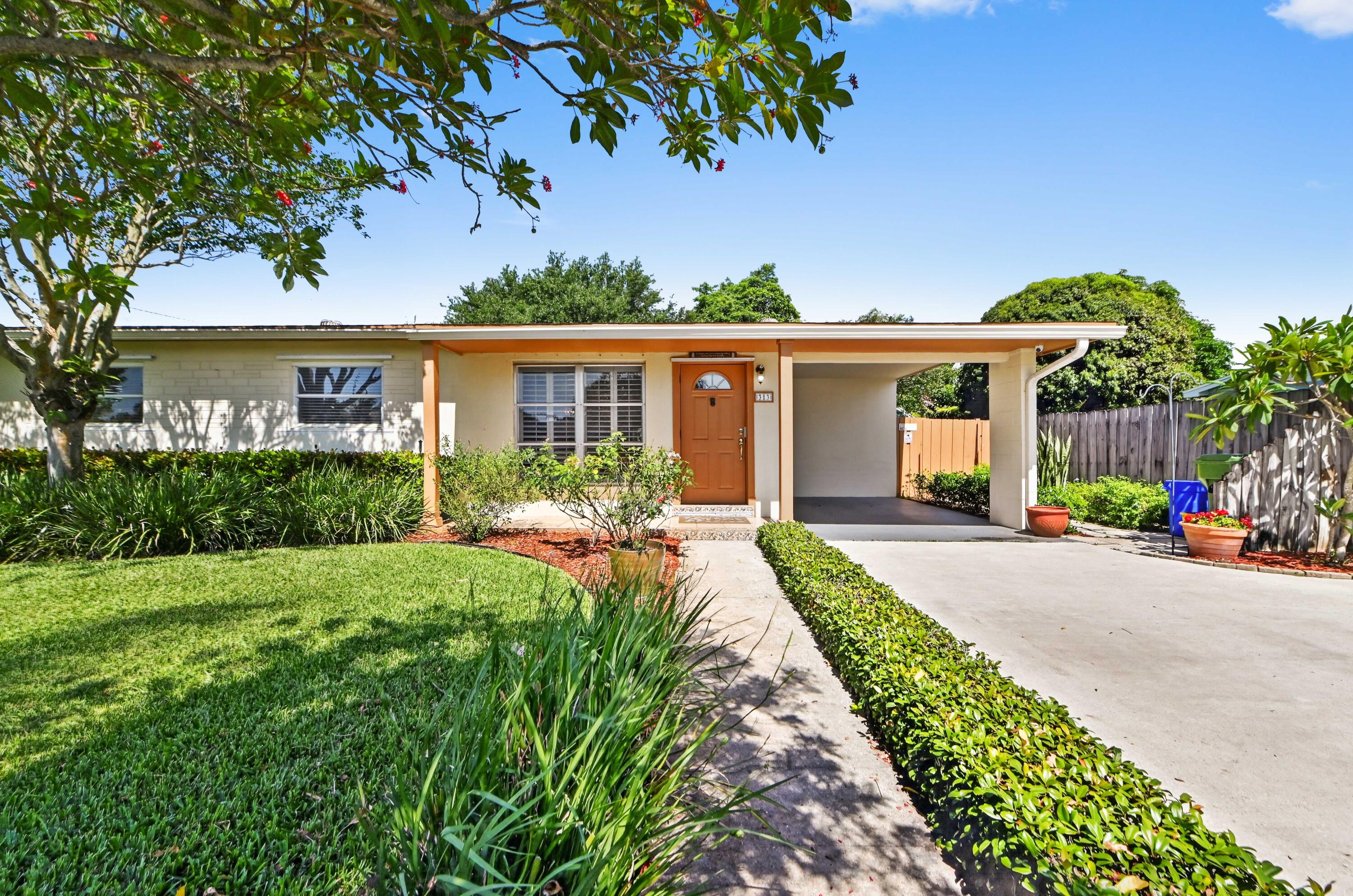 313 Poe Drive, Palm Springs FL 33461