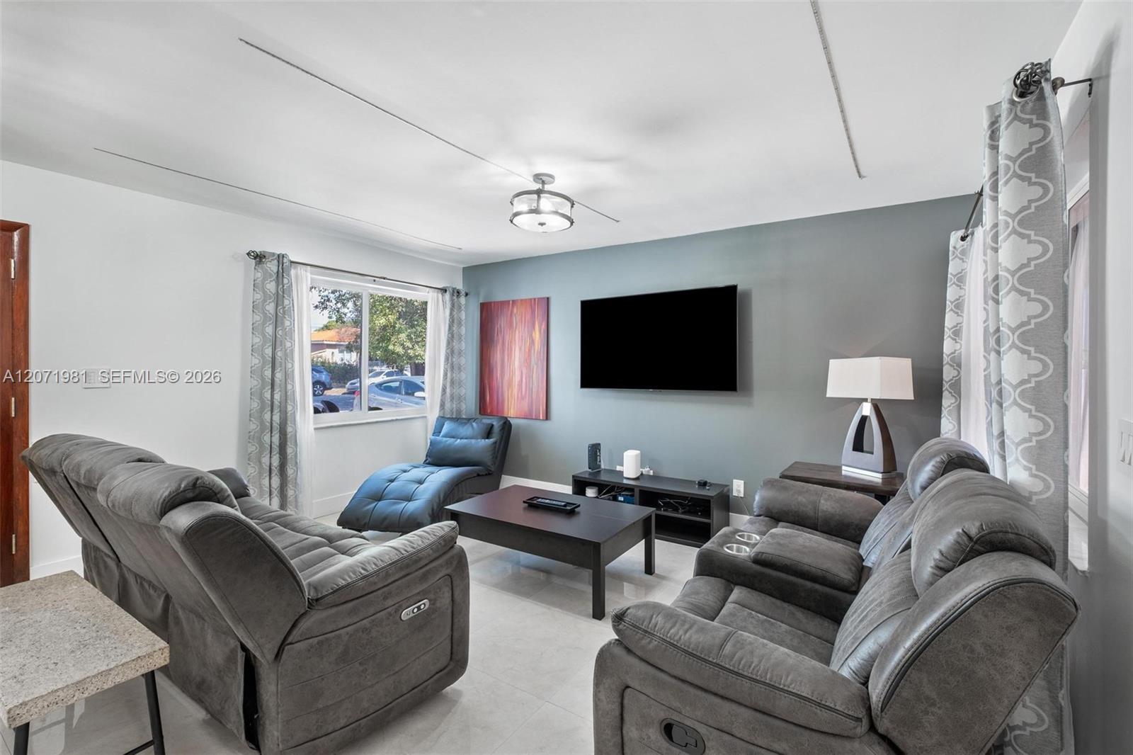 2430 SW 22nd Ter — Photo 5