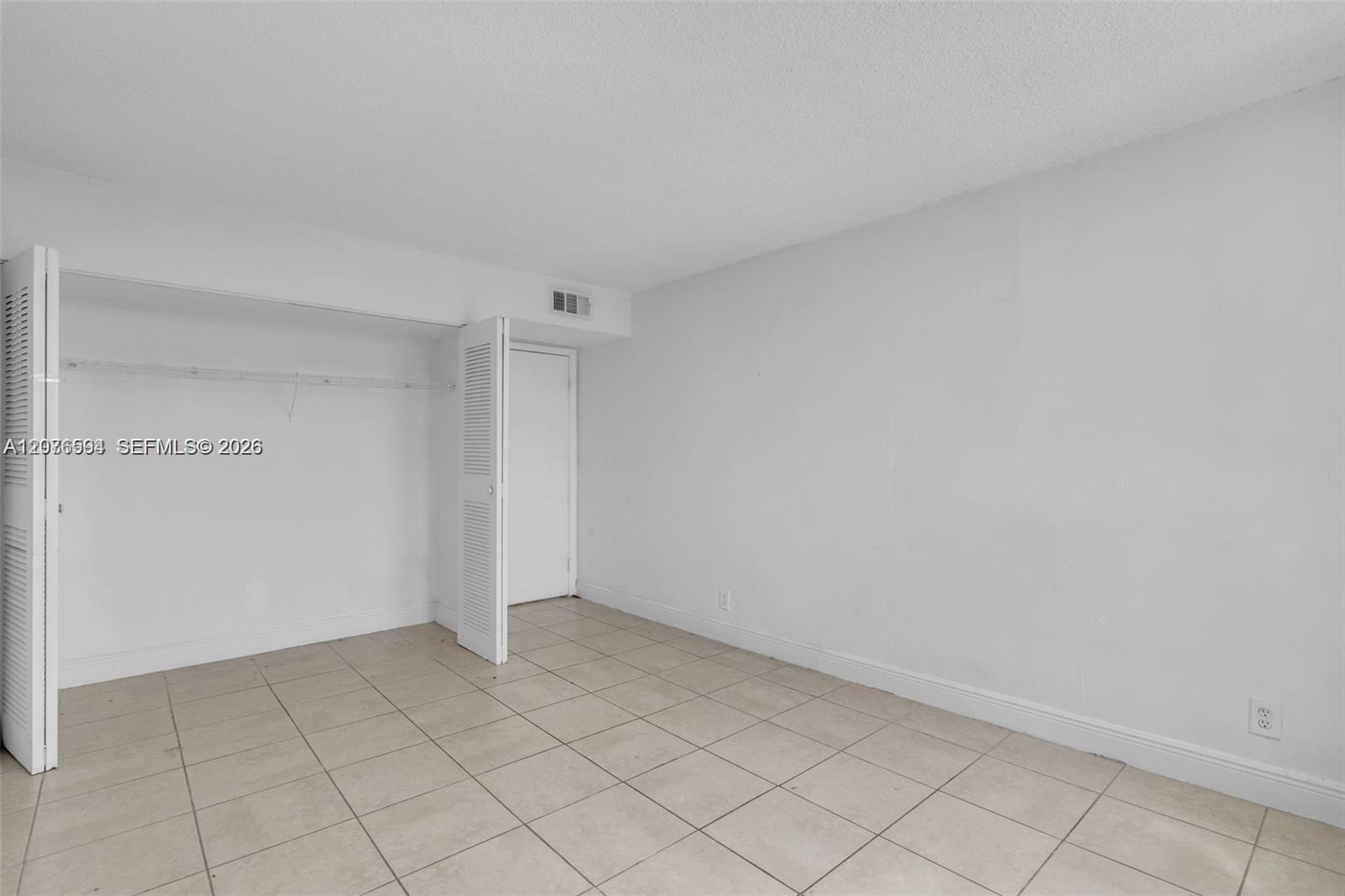 9143 SW 77th Ave # B710 — Photo 3