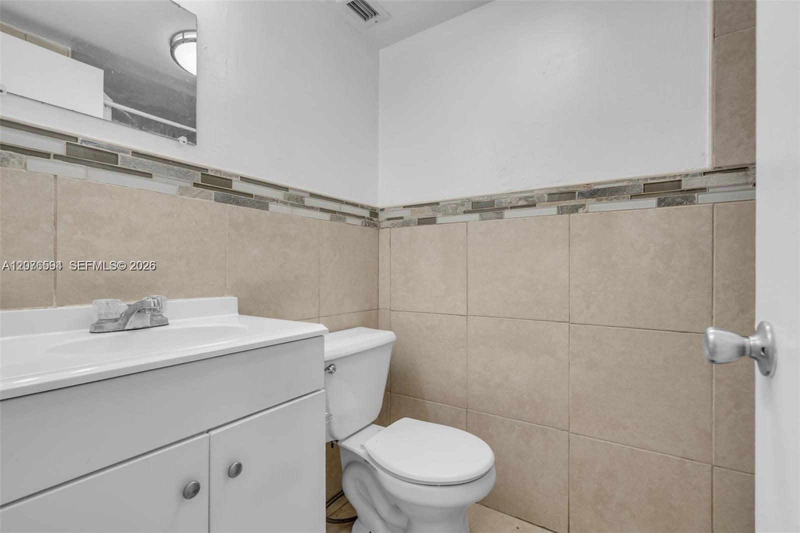 9143 SW 77th Ave # B710 — Photo 5