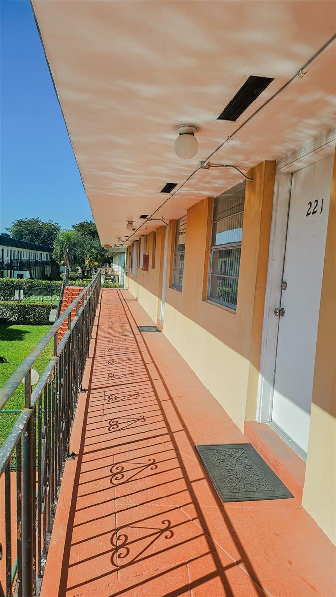 3800 SW 102nd Ave # 221 — Photo 5