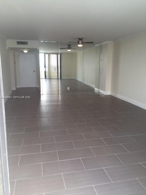 2500 Parkview Dr # 2004 — Photo 4