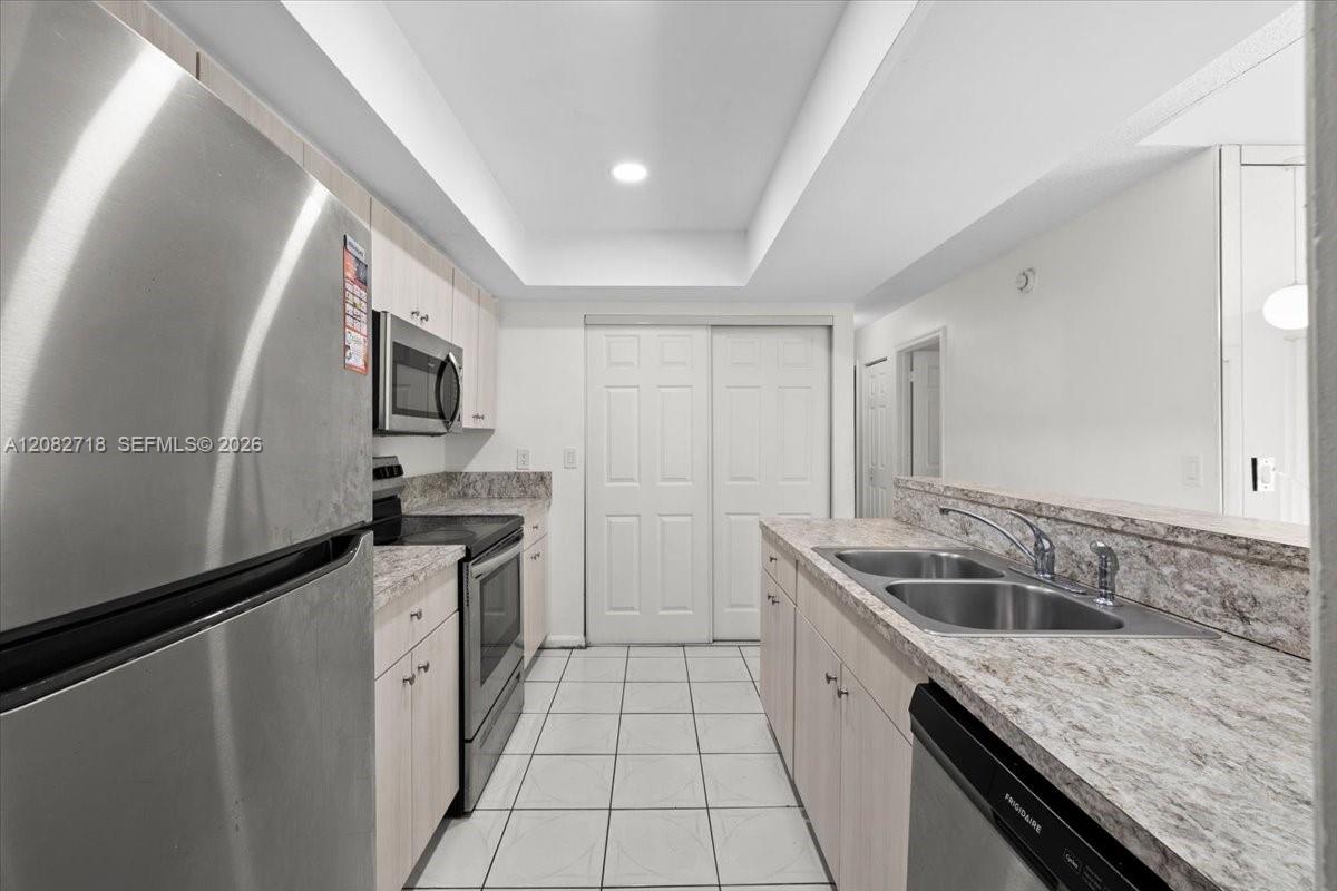 7425 SW 13th St — Photo 3