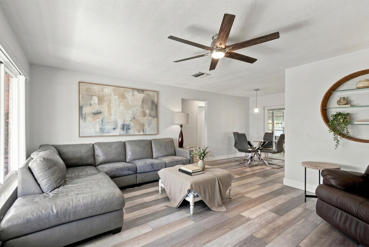 1100 Siesta Avenue — Photo 3