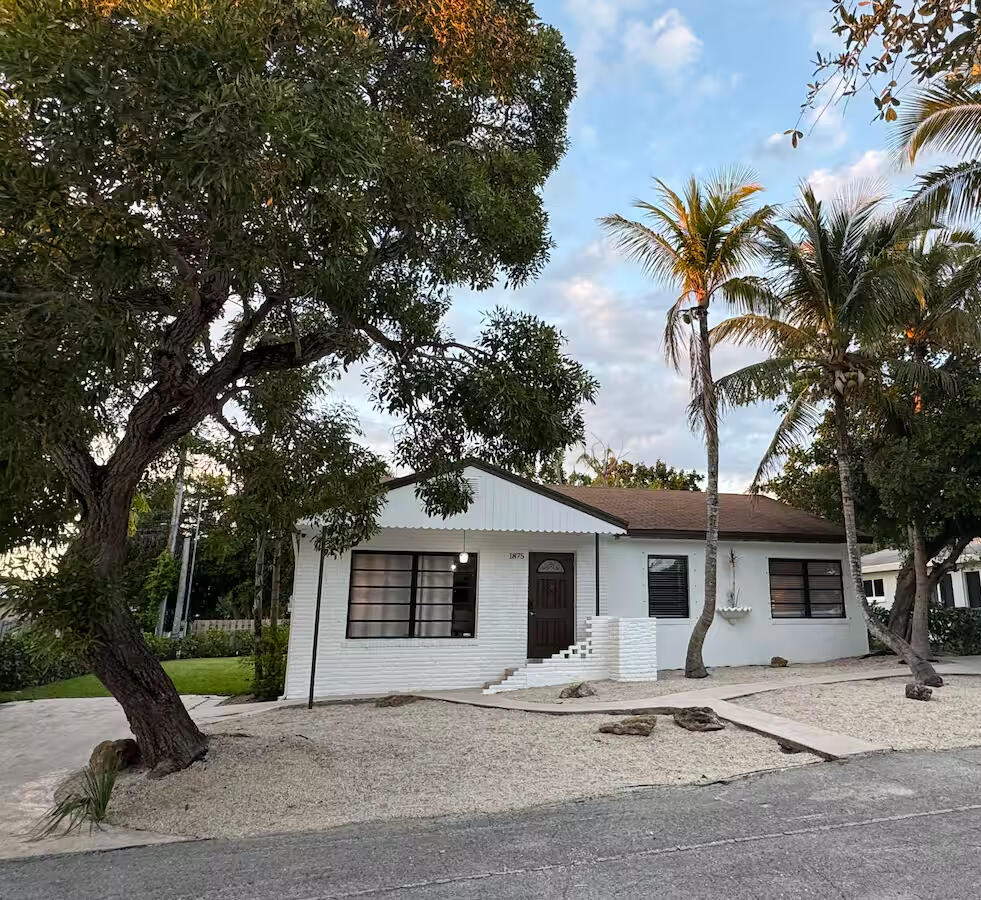 1875 Ridge Road, Juno Beach FL 33408