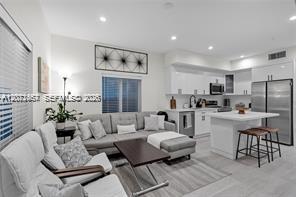 1786 SW 9th St # 1 — Photo 2