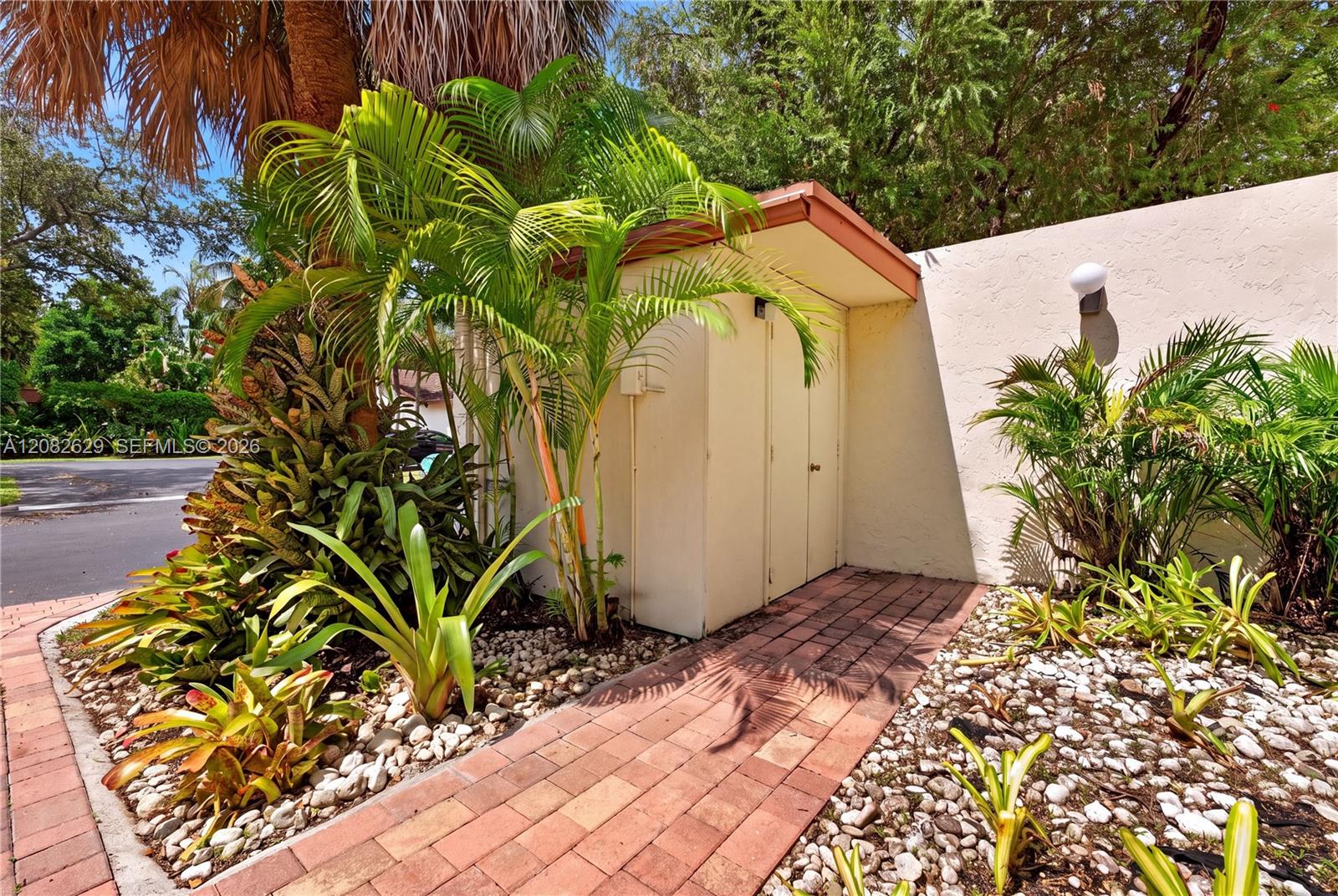 10583 SW 77th Ter — Photo 3