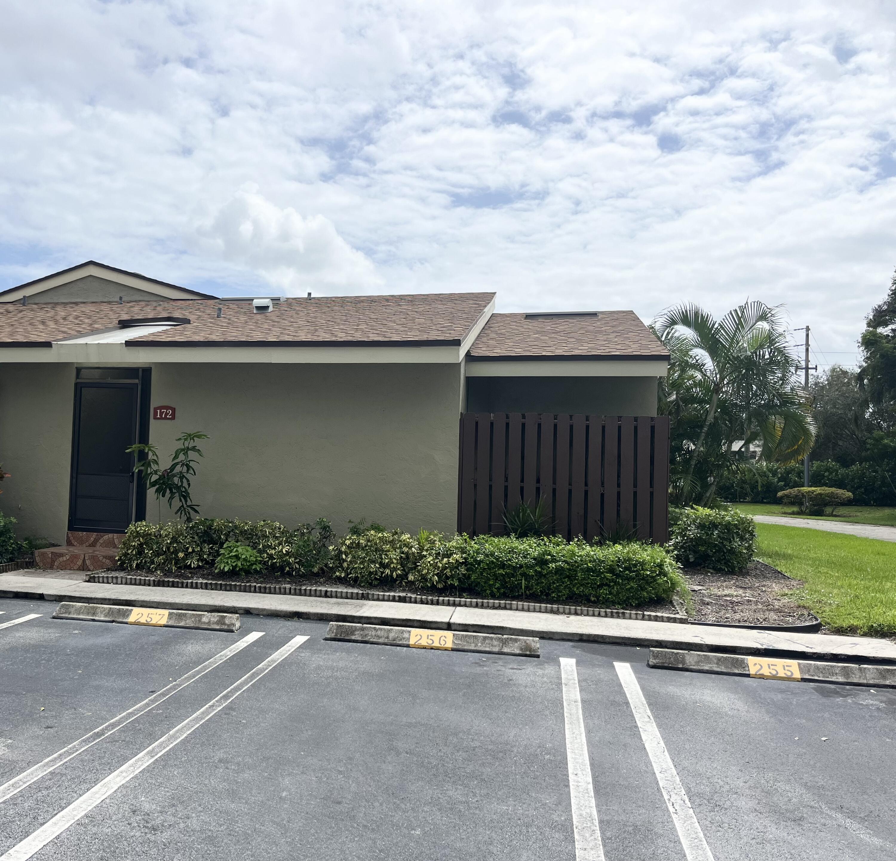 172 Meadows Drive, Boynton Beach FL 33436