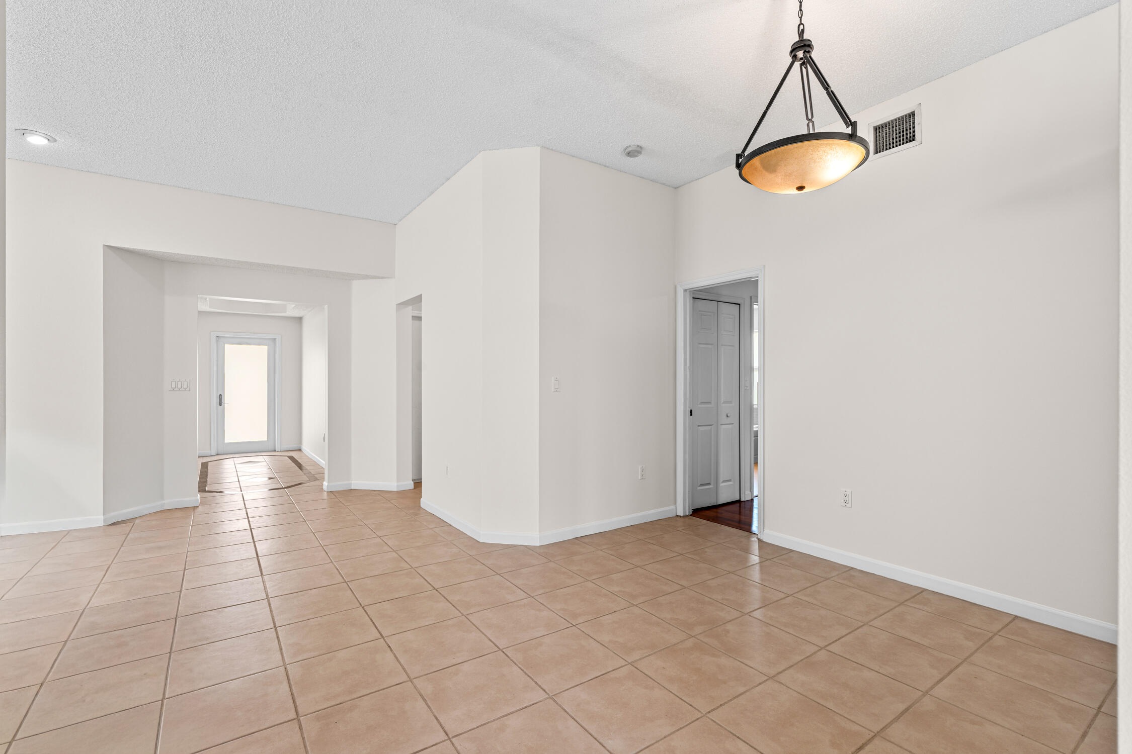 376 E Royal Cove Circle — Photo 5