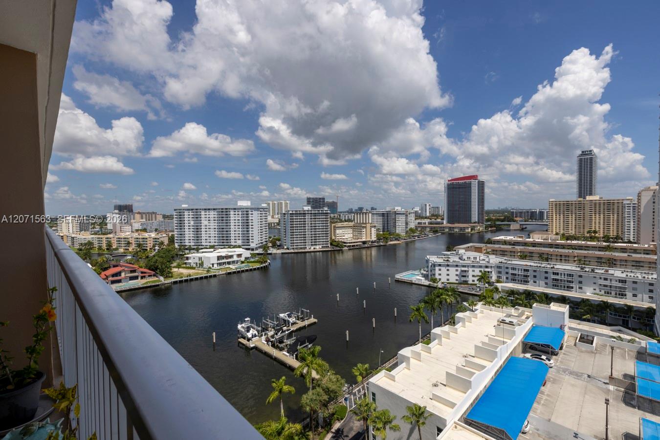 1965 S Ocean Dr # 14B — Photo 2