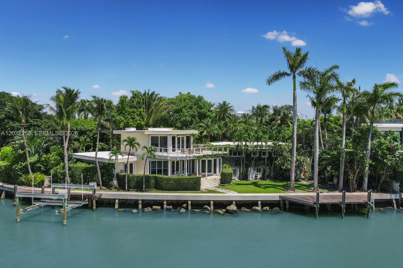 6500 N Bay Rd, Miami Beach FL 33141