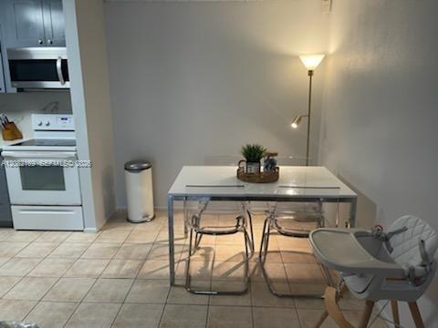 2671 Riverside Dr # 7 — Photo 2