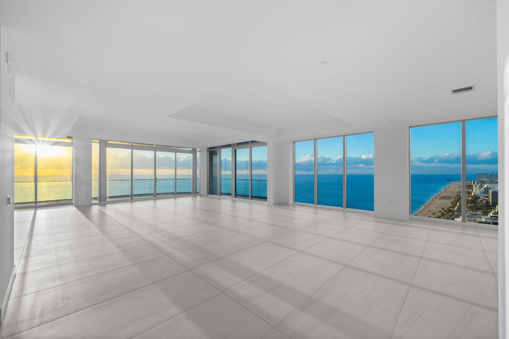 151 N Seabreeze Boulevard # e — Photo 2