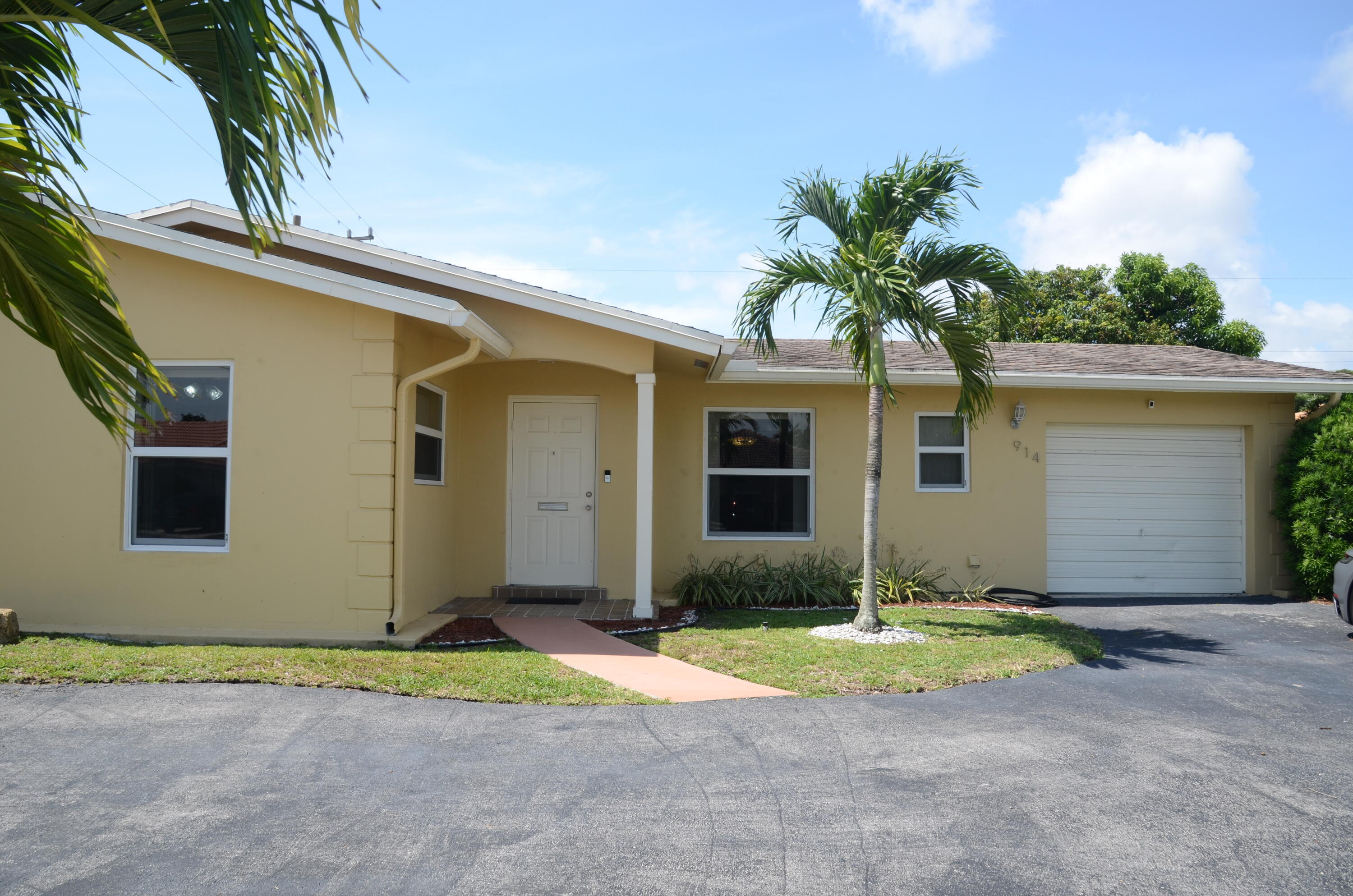 914 SW 4th Street, Boca Raton FL 33486