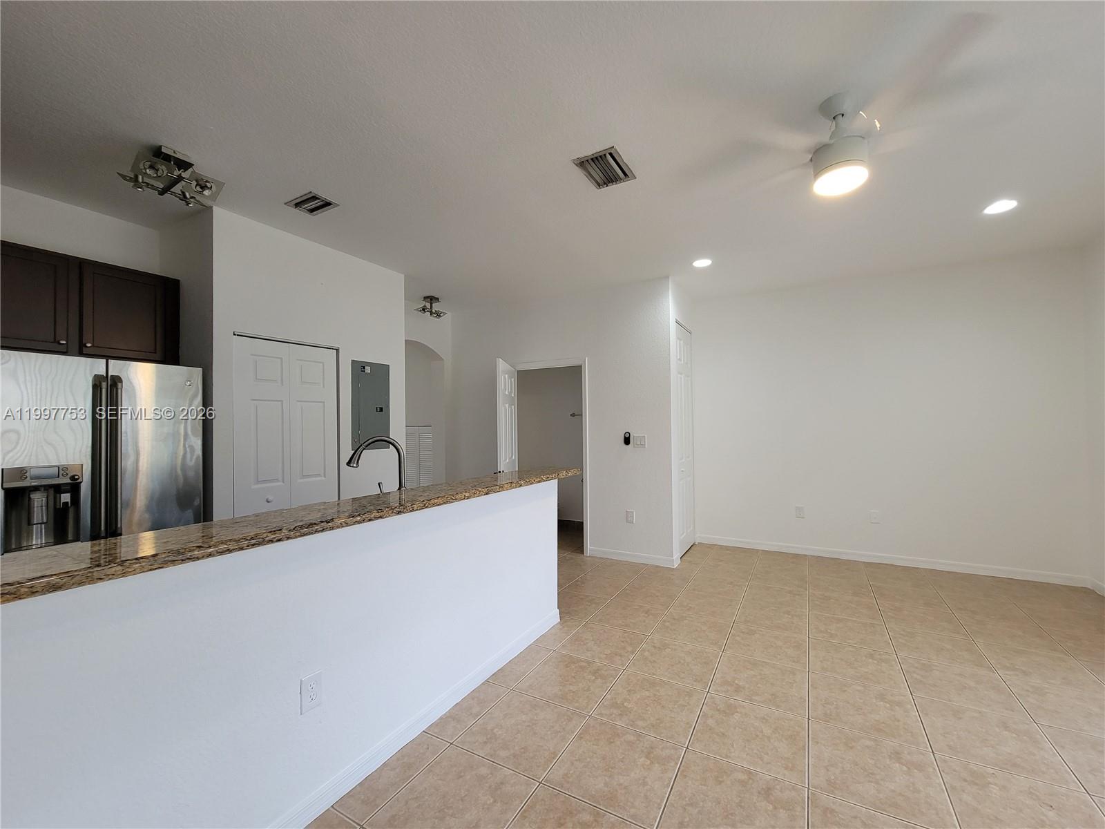 8938 SW 19th St # 904 — Photo 3