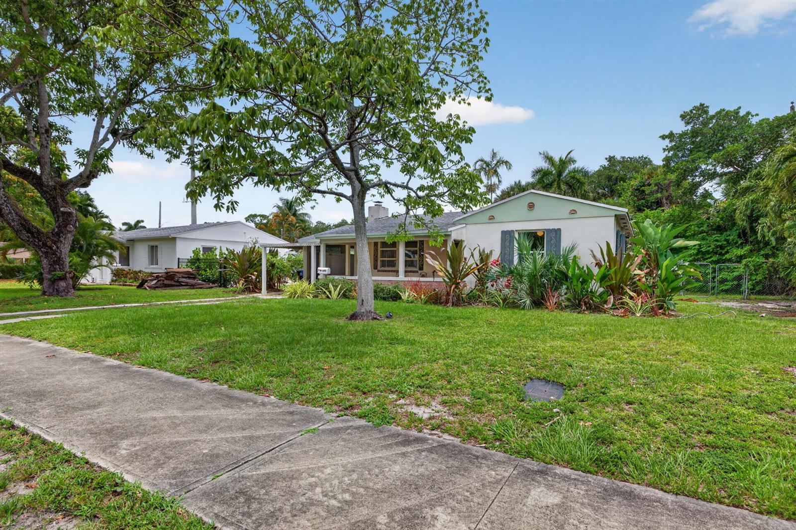 841 SW 18th Court, Fort Lauderdale FL 33315