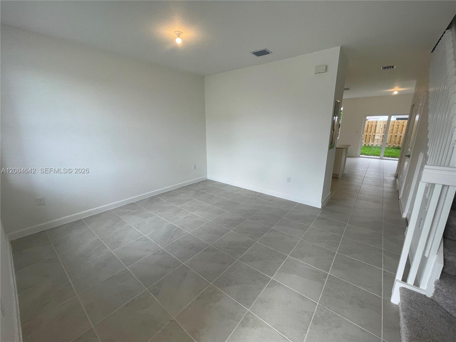 2568 SE 25th Rd # 2568 — Photo 3