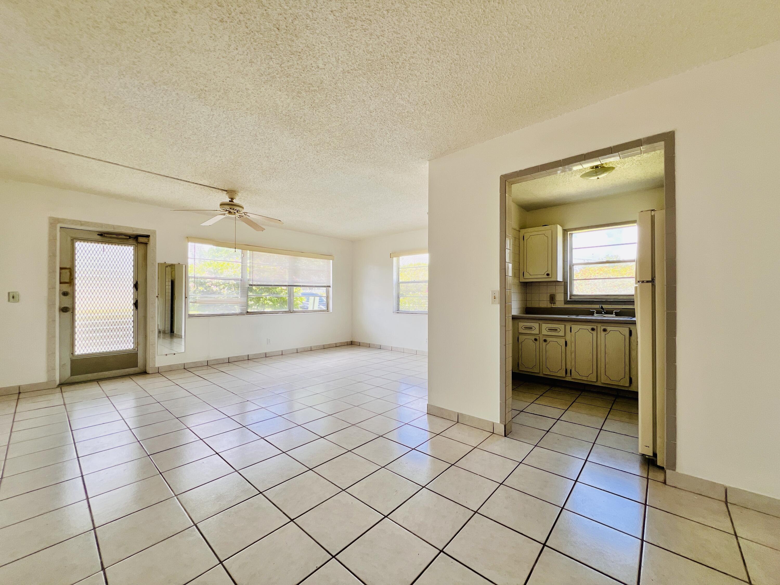 141 Sussex H — Photo 2