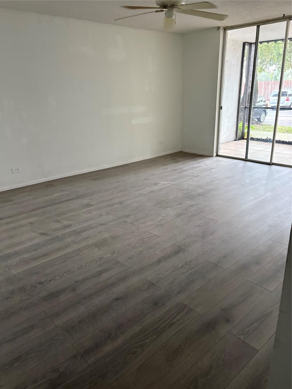 3710 INVERRARY Drive # 1Y — Photo 2