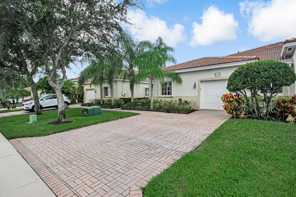 2327 WINDJAMMER Way — Photo 3