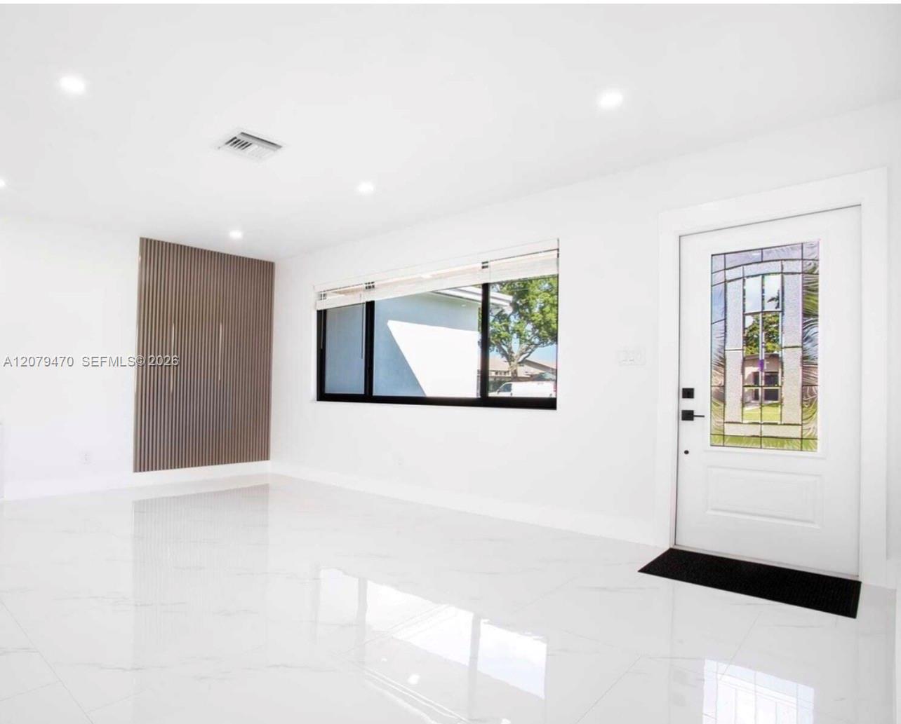 7710 Johnson St — Photo 2