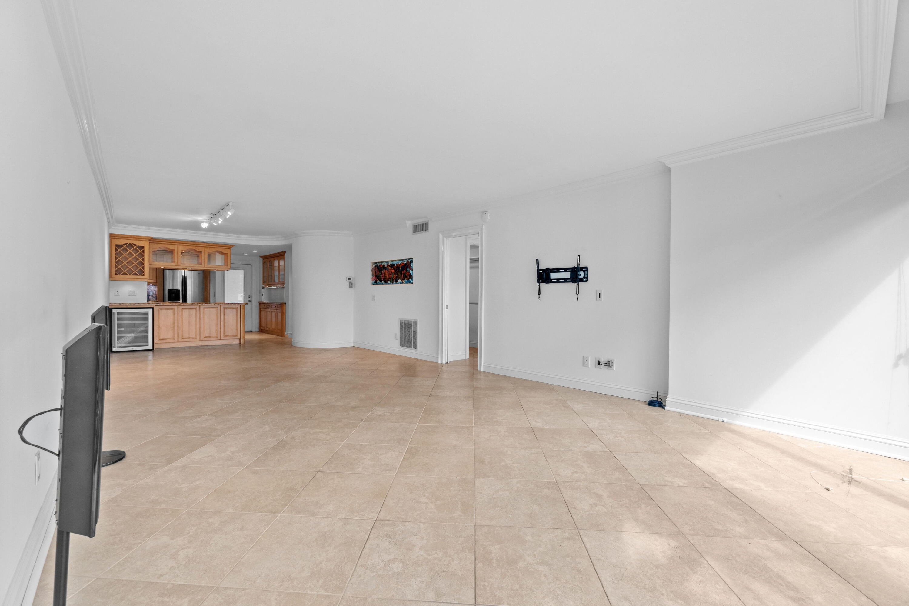 2731 NE 14th St Causeway # 115 — Photo 3