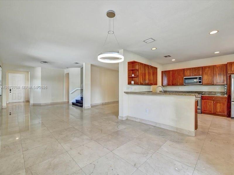 7490 NW 115th Ct — Photo 2
