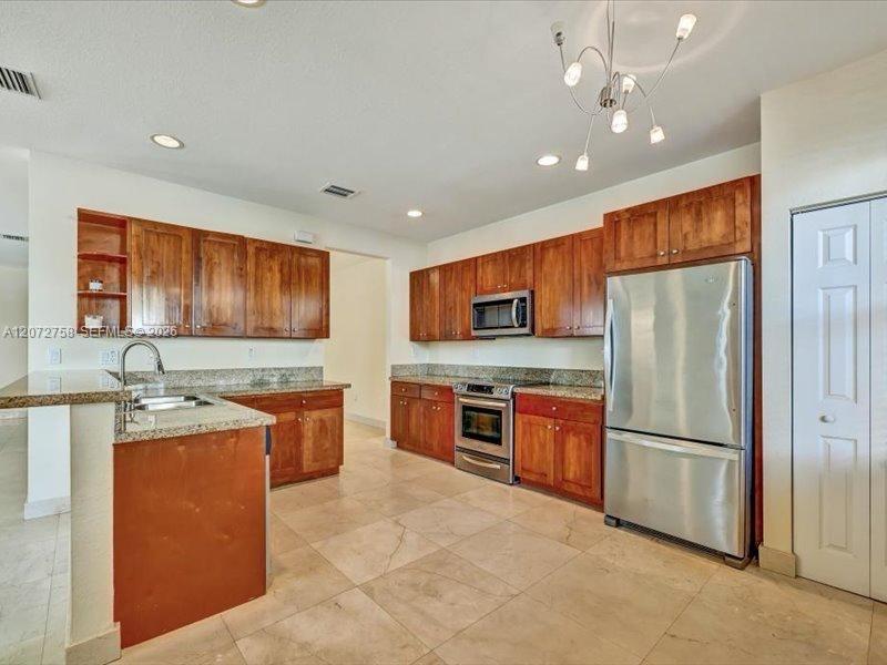 7490 NW 115th Ct — Photo 4
