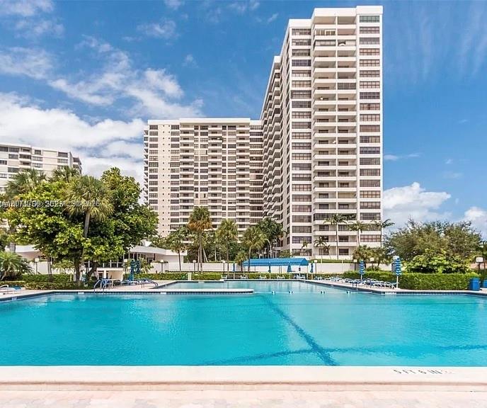 2500 Parkview Dr # 1705 View 1