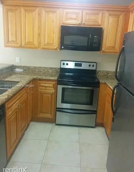 1661 Balfour Point Dr # C — Photo 3