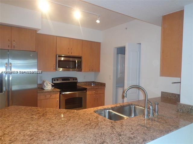 1830 Radius Dr # 319 — Photo 2